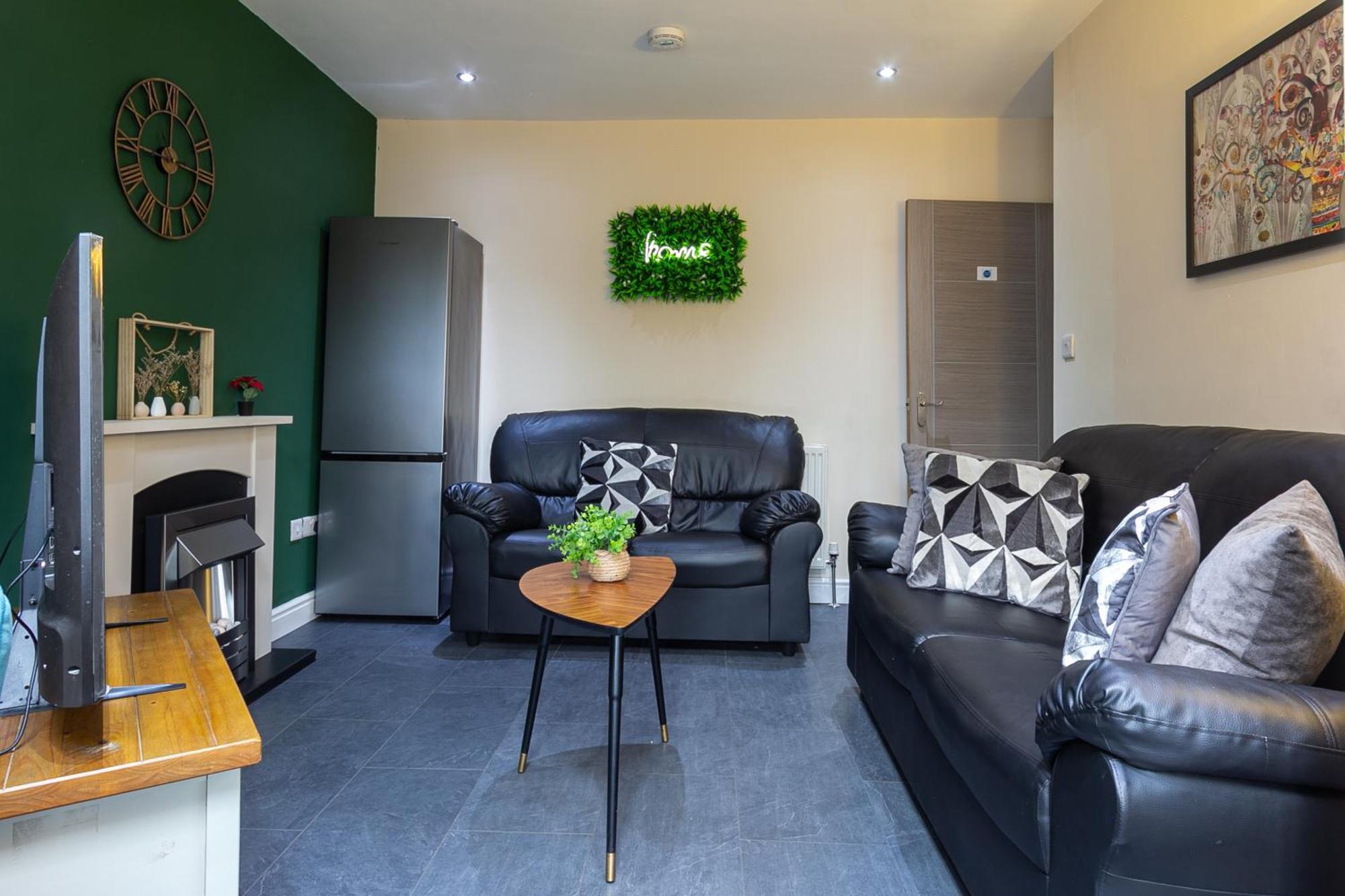 Bathway House - Free Secured Parking And Wifi Apartment Coventry