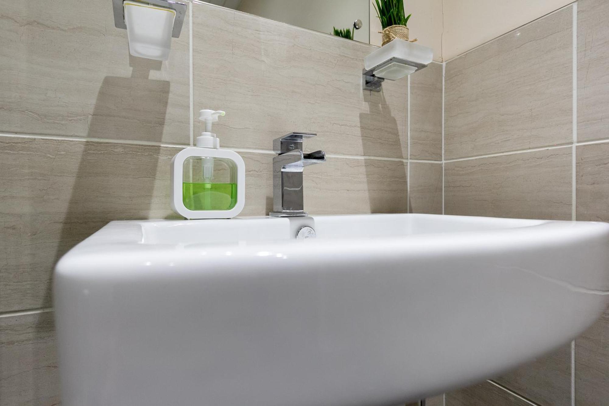 Bathway House - Free Secured Parking And Wifi Coventry