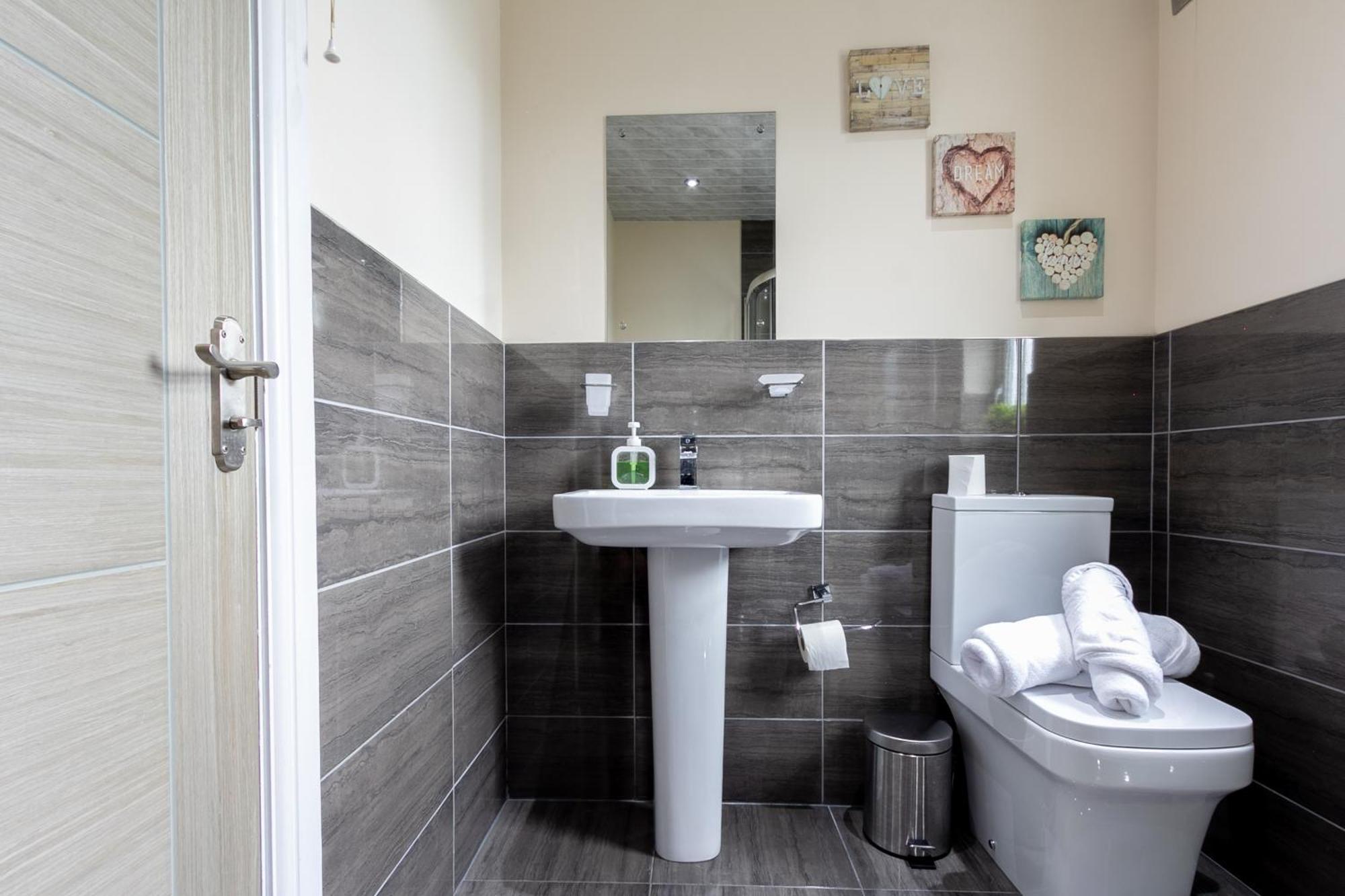 Bathway House - Free Secured Parking And Wifi Coventry