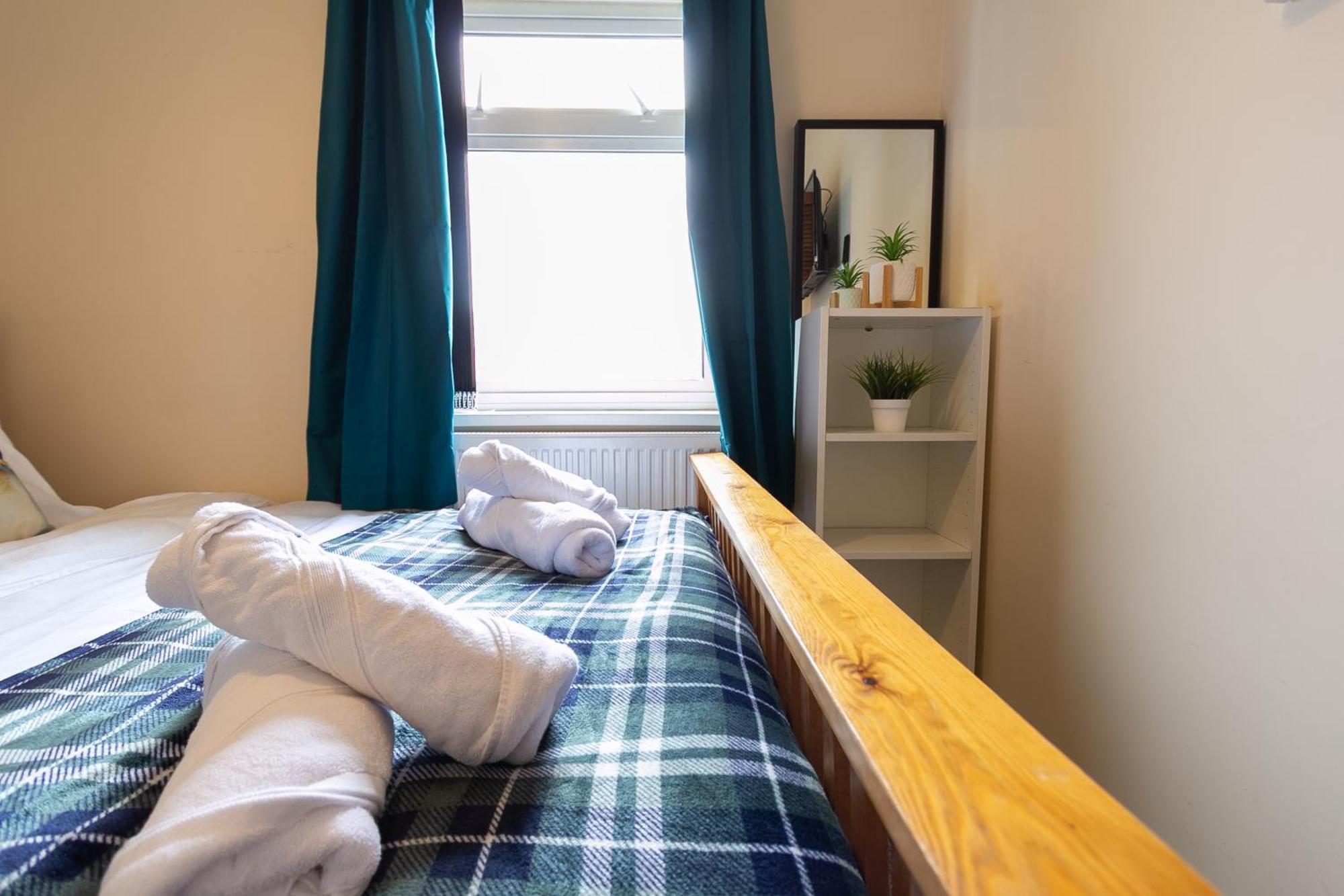Bathway House - Free Secured Parking And Wifi Apartment