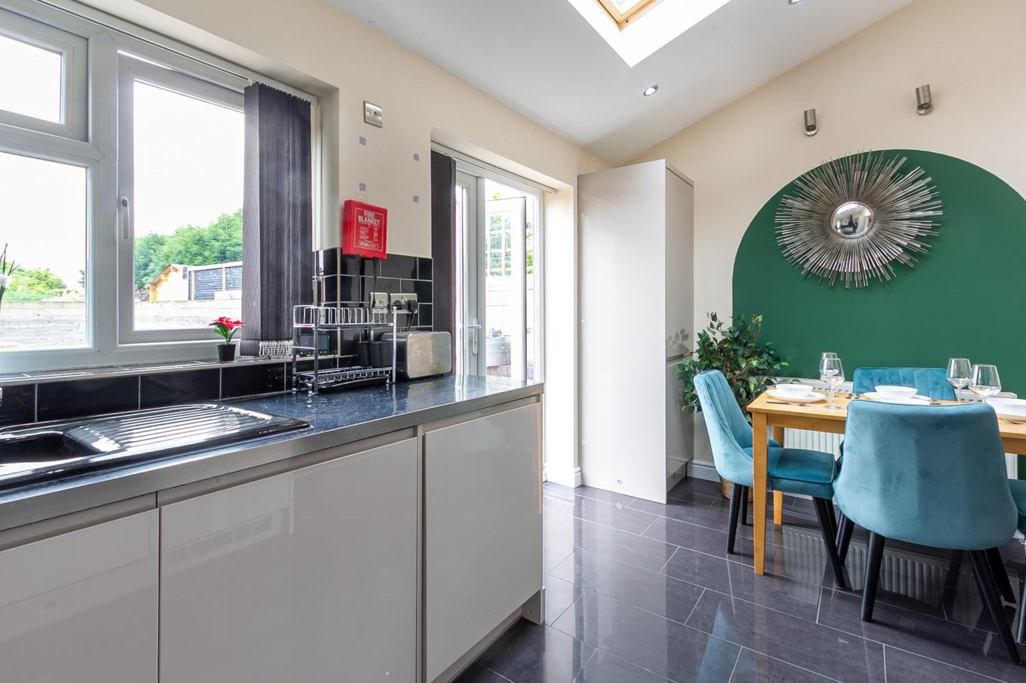 Bathway House - Free Secured Parking And Wifi * Coventry